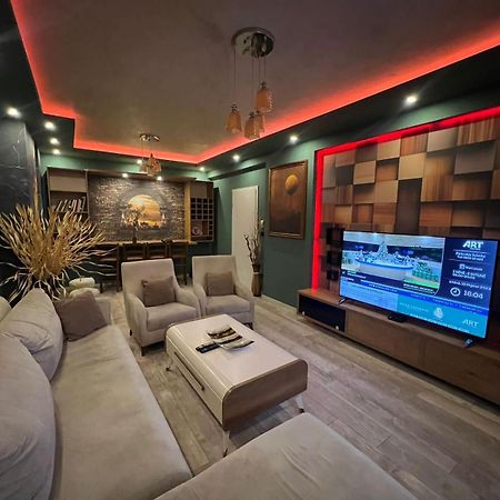 Luxurious Apartment With City View Pristina Esterno foto