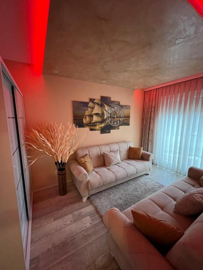 Luxurious Apartment With City View Pristina Esterno foto