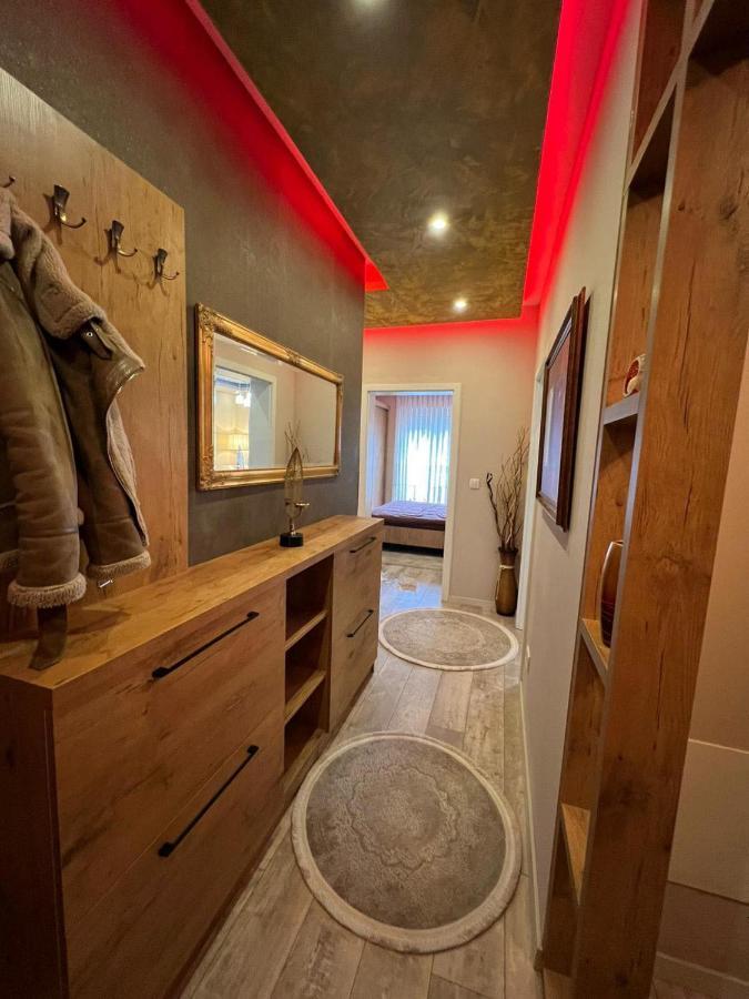 Luxurious Apartment With City View Pristina Esterno foto