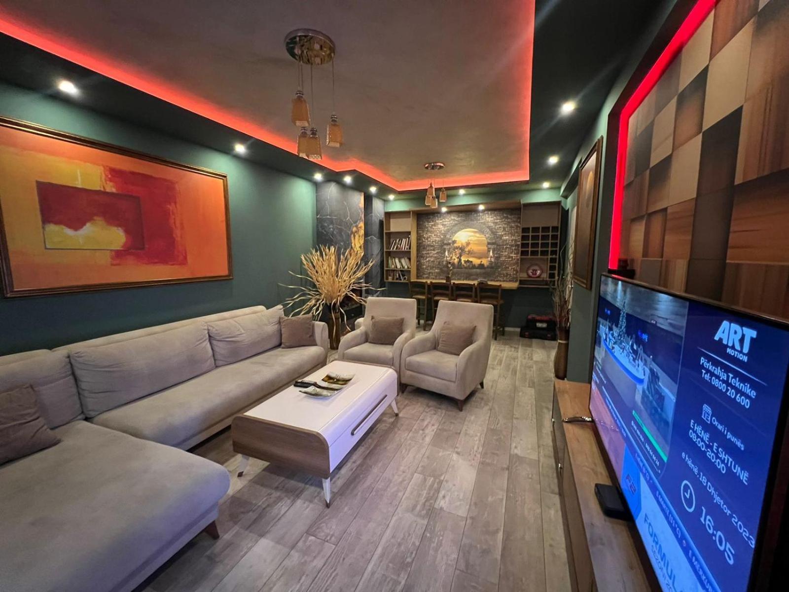 Luxurious Apartment With City View Pristina Esterno foto